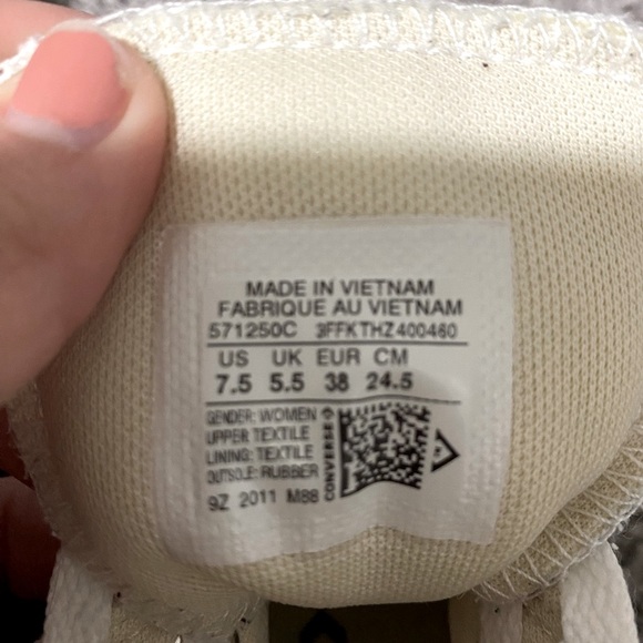 Converse High Top Cheetah Pattern - Picture 5 of 5